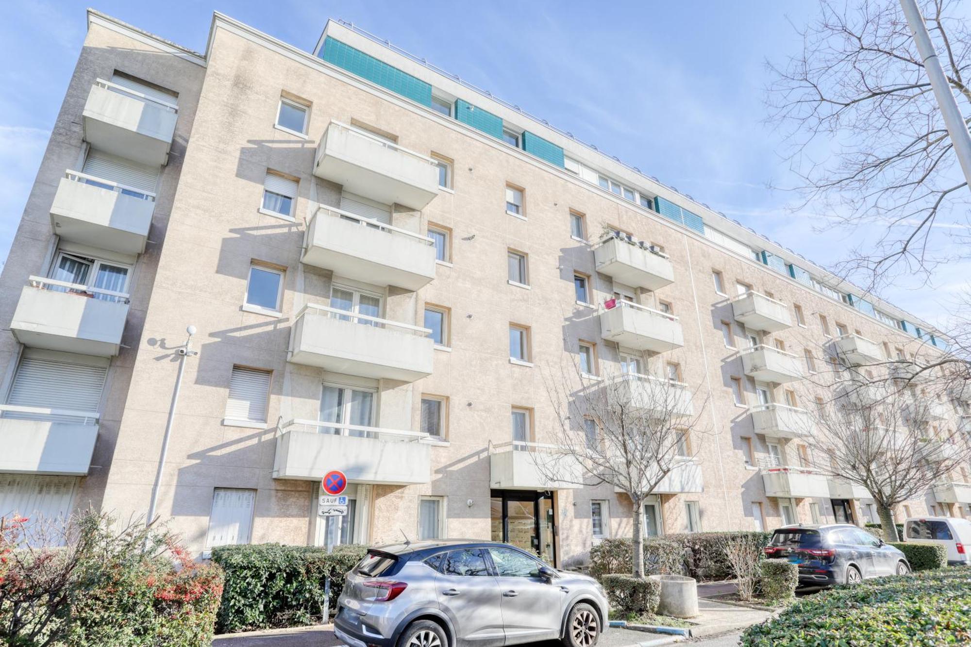 Le Warm Cocon - Spacieux T3 - 5 Personnes - Wifi Et Parking Rosny-sous-Bois Bagian luar foto